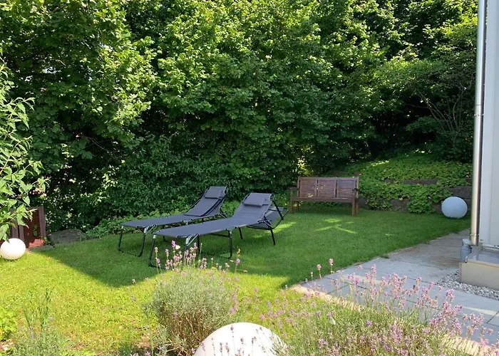 Stille X Weite - Hochwertige Wohnung Mit See-Panorama