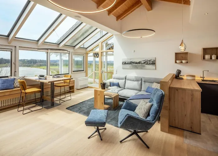 Stille X Weite - Hochwertige Wohnung Mit See-Panorama