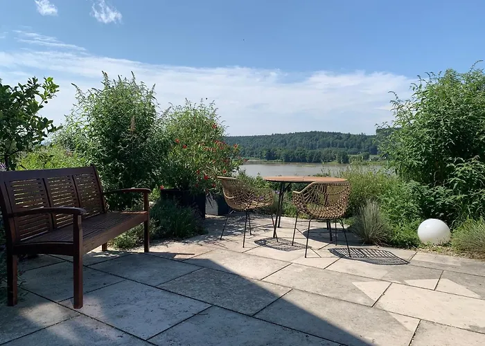 Stille X Weite - Hochwertige Wohnung Mit See-Panorama