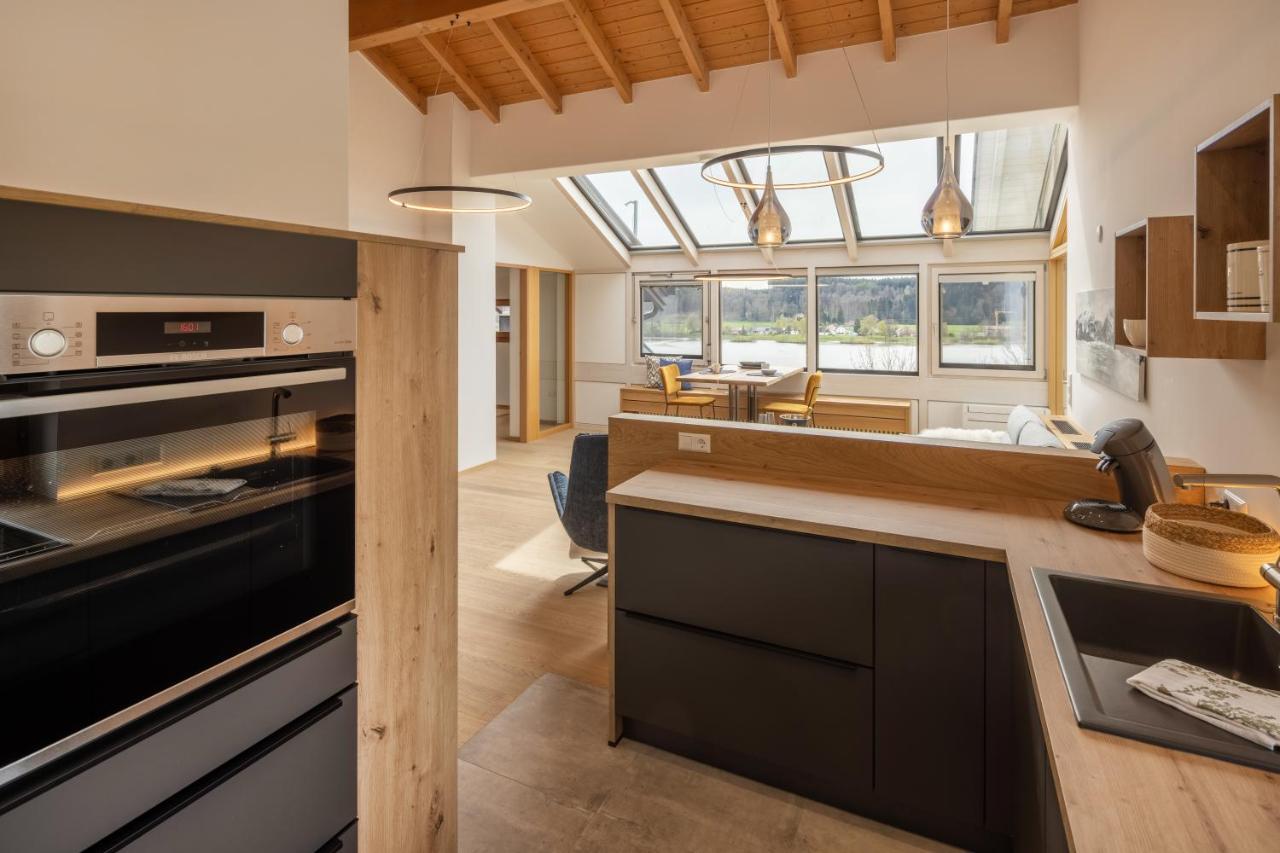 Stille X Weite - Hochwertige Mit See-panorama Appartement Kronburg